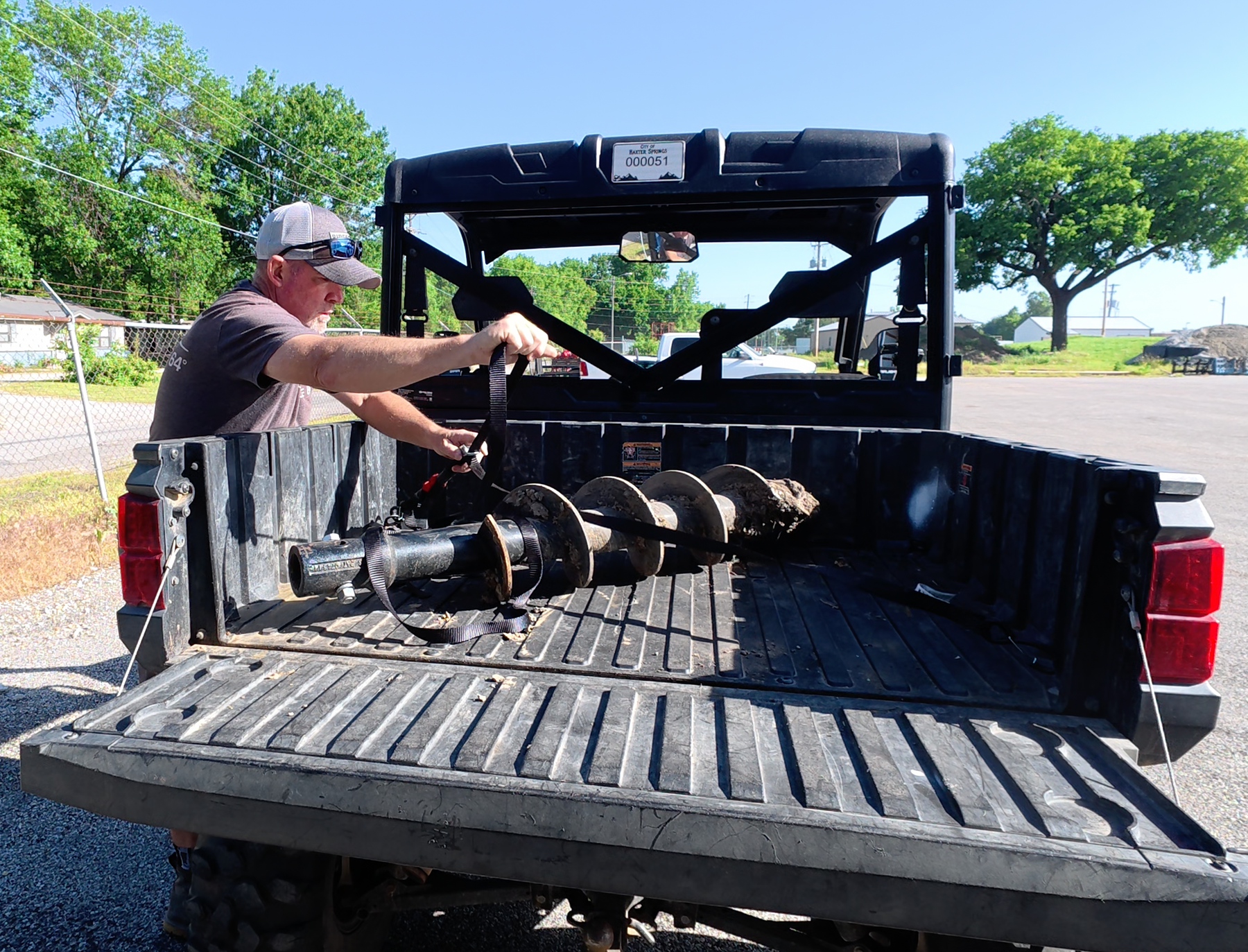 How Do You Use Truck Bed Cargo Straps to Keep Gear From Shifting?