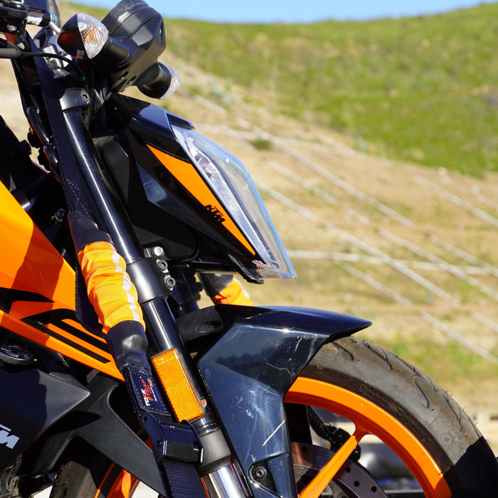 How to Secure a Motorcycle With Tie Down Straps